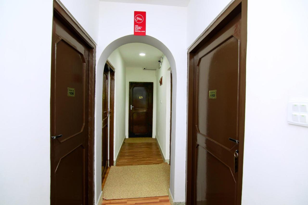 Oyo 104 Hotel Baltic Inn Катманду Экстерьер фото